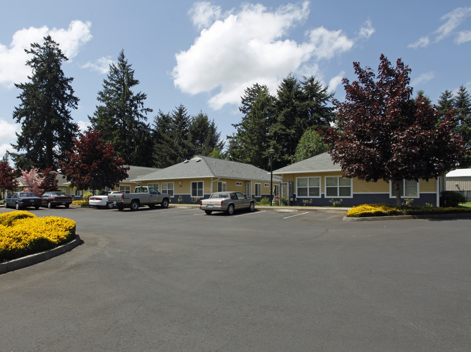 Stayton Elder Manor in Stayton, OR - Building Photo