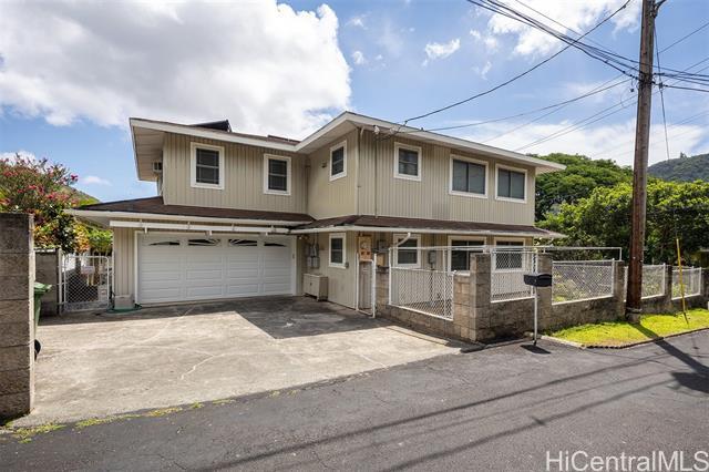 property at 3329 Woodlawn Dr