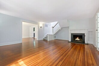 53 Indian Field Rd in Greenwich, CT - Building Photo - Building Photo