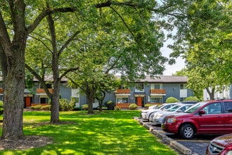 Arbor Haus Apartments - Ann Arbor, MI in Ann Arbor, MI - Building Photo - Building Photo