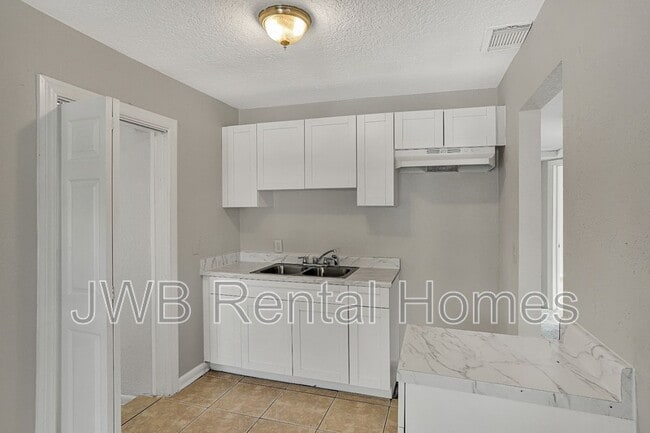 4830 Mississippi Ct in Jacksonville, FL - Building Photo - Building Photo