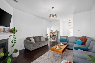 525 Parkvue Village Way in Clarksville, TN - Building Photo - Building Photo