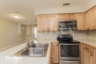 5210 Holden Rd in Cocoa, FL - Foto de edificio - Building Photo