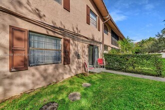 3307 NW 108th Dr in Coral Springs, FL - Foto de edificio - Building Photo