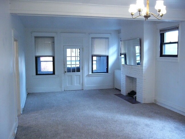 property at 5556 Avondale Pl