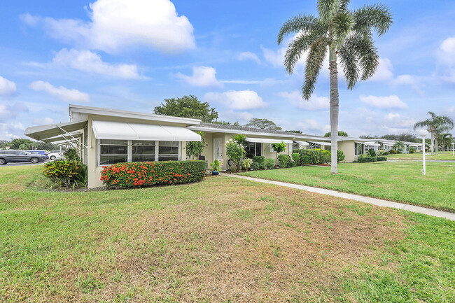 140 High Point Blvd in Delray Beach, FL - Foto de edificio - Building Photo