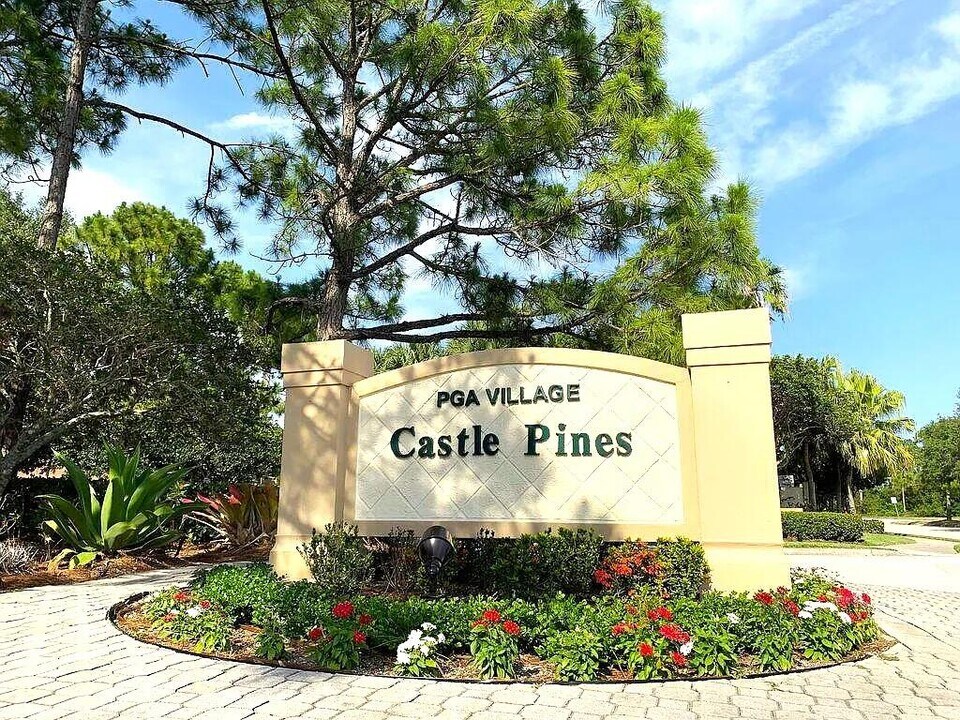8356 Mulligan Cir in Port St. Lucie, FL - Building Photo