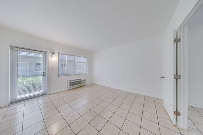 property at 6930 Rue Versailles Dr