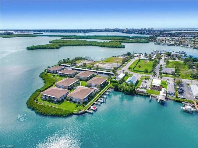 330 Kon Tiki Dr in Naples, FL - Building Photo - Building Photo