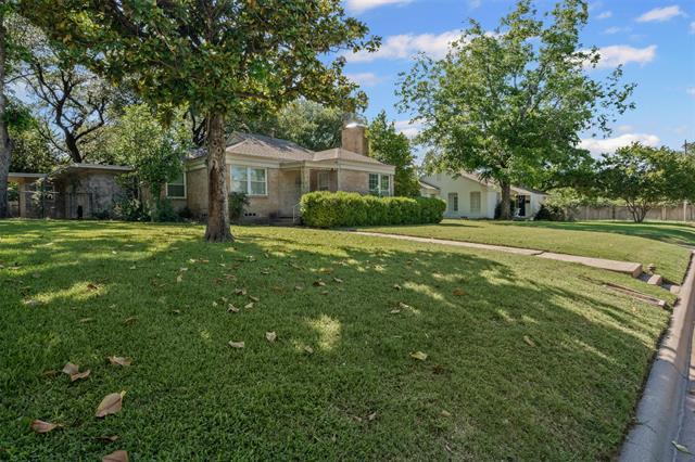 631 Eastwood Ave in Fort Worth, TX - Building Photo