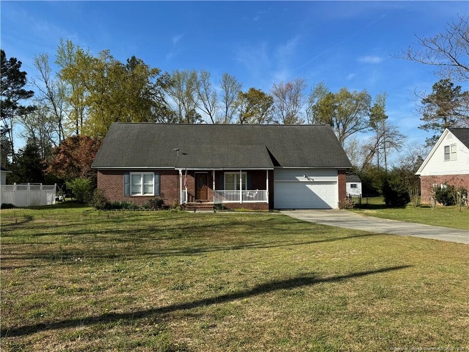 5870 McDonald Rd in Parkton, NC - Building Photo