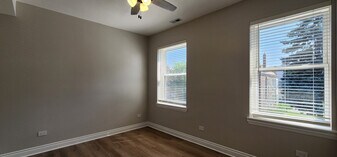 2552 S Central Park Ave, Unit 2 in Chicago, IL - Building Photo