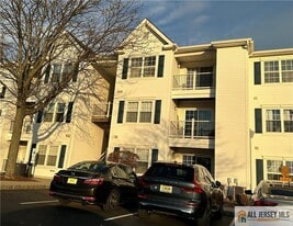 1123 Waterford Dr in Edison, NJ - Building Photo