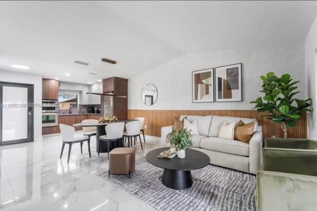 2871 NW 204th Ln in Miami Gardens, FL - Building Photo - Building Photo