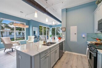 313 NE 2nd St, Unit 204 in Fort Lauderdale, FL - Building Photo - Building Photo