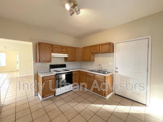 421 Leeds Ave in Indianapolis, IN - Building Photo - Building Photo