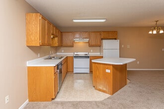 Parkbury Villa in Waite Park, MN - Building Photo - Interior Photo