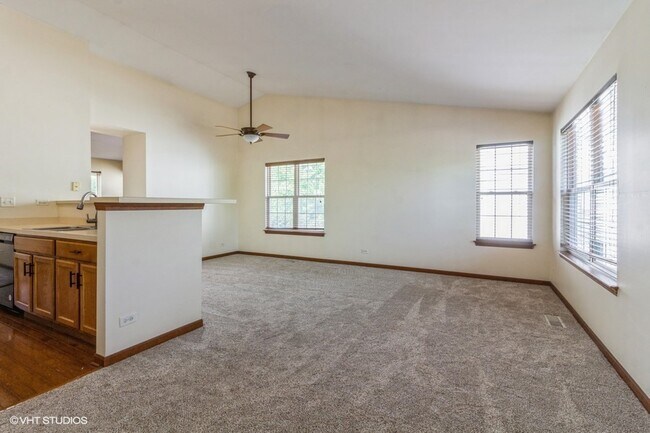 2418 Oneida Ln in Naperville, IL - Building Photo - Building Photo