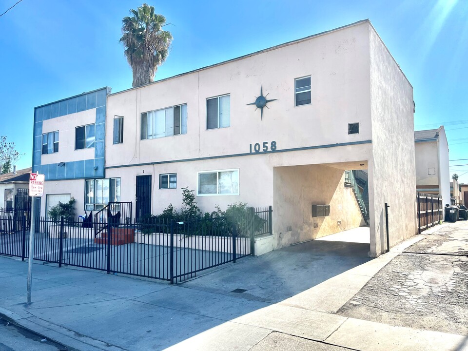 1058 W 101st St in Los Angeles, CA - Building Photo