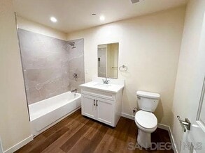 1041 N Cummings St in Los Angeles, CA - Building Photo - Building Photo