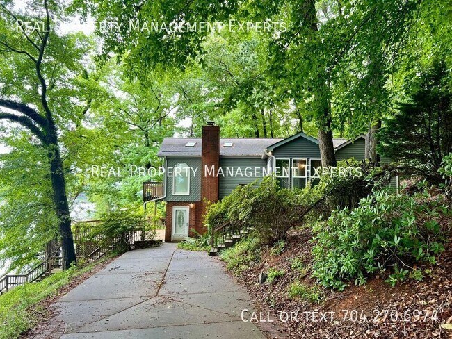 3324 Sadler Rd in Charlotte, NC - Building Photo - Building Photo