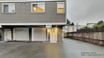 12047 33rd Ave NE in Seattle, WA - Building Photo