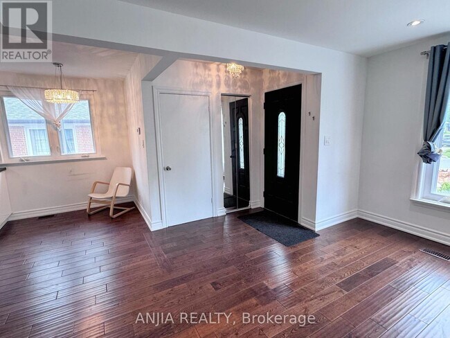 445 Taylor Mills Dr N in Richmond Hill, ON - Building Photo - Building Photo