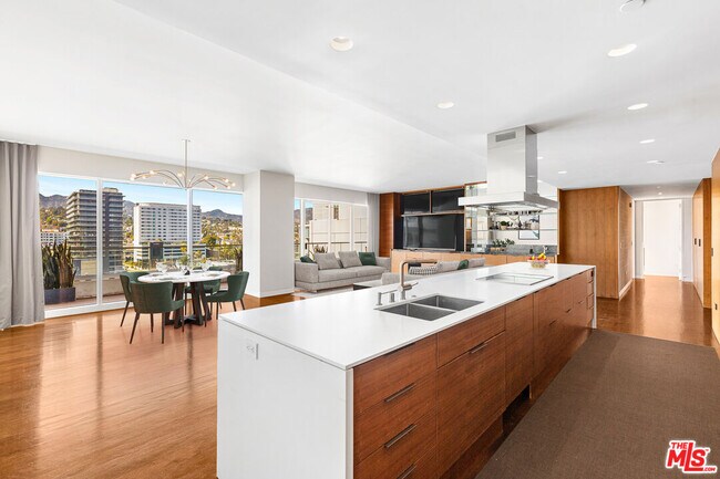 property at 6250 Hollywood Blvd