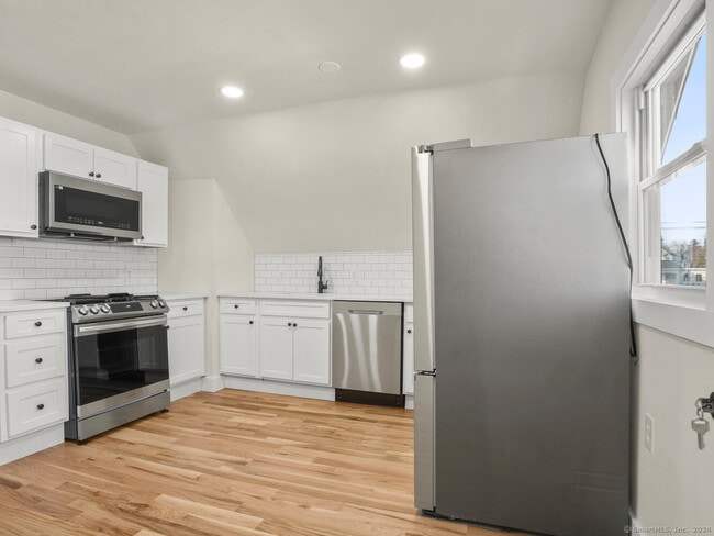 101 Noble Ave in Milford, CT - Building Photo - Building Photo