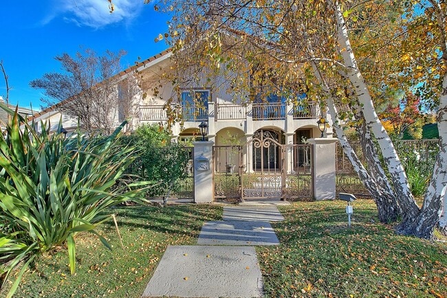 3800 Weatherly Cir in Westlake Village, CA - Building Photo - Building Photo