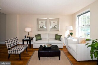4692 36th St S, Unit B in Arlington, VA - Building Photo - Building Photo