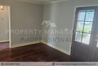 121 Cherry Laurel Cir in Pearl, MS - Building Photo - Building Photo