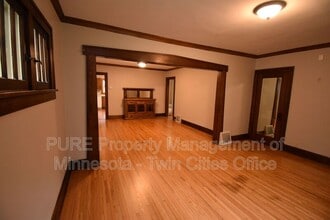 2727 Queen Ave N in Minneapolis, MN - Building Photo - Building Photo