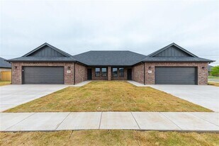 8009 Sawdust Trl in Abilene, TX - Building Photo