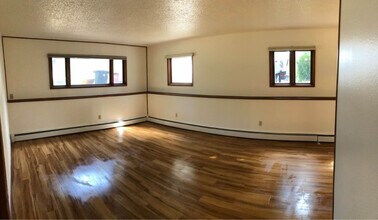 1821 Northwestern Ave in Anchorage, AK - Building Photo - Building Photo