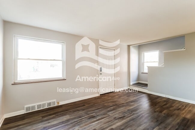 536 Trenton Ave in Cincinnati, OH - Foto de edificio - Building Photo