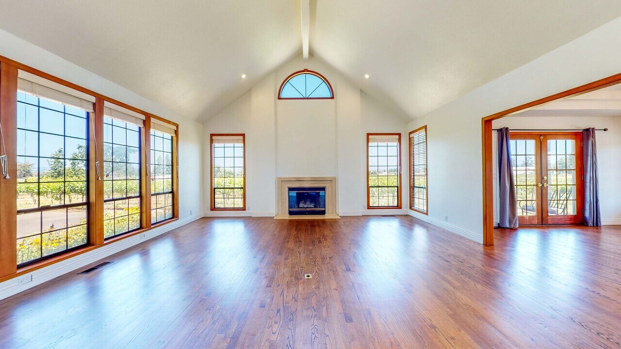 1990 Olivet Rd in Santa Rosa, CA - Building Photo