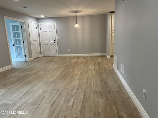 6-5 Seattle Ct in Freehold, NJ - Building Photo - Building Photo