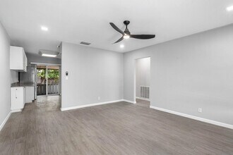 2730 N Dixie Hwy in Boca Raton, FL - Building Photo - Building Photo