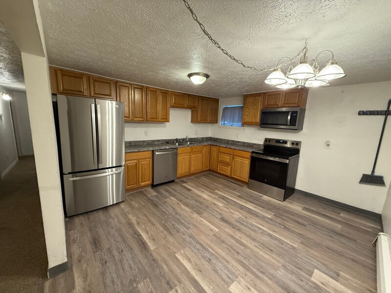 4027 E 8th Ave in Anchorage, AK - Building Photo