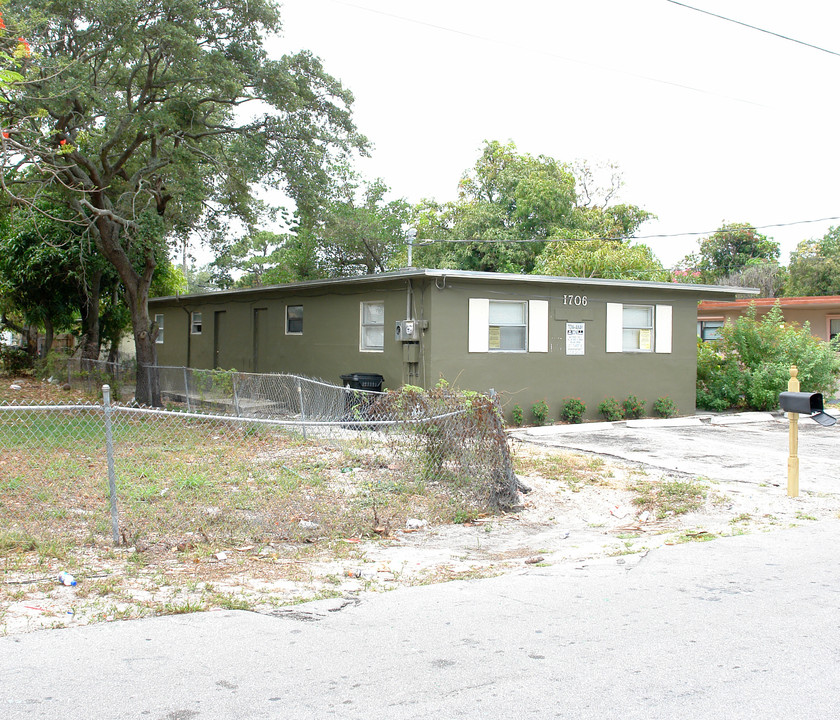 1706-1710 NW 9th St in Fort Lauderdale, FL - Building Photo