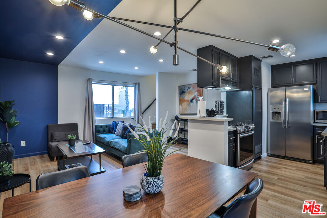 1540 N Bronson Ave in Los Angeles, CA - Building Photo