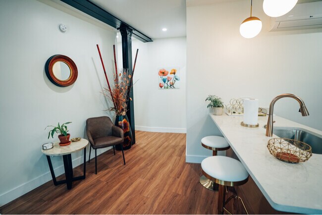 106-110 Hotel St in Utica, NY - Foto de edificio - Building Photo