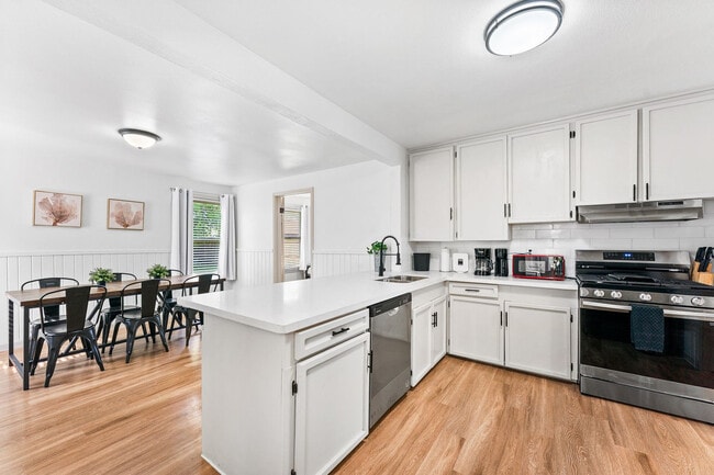 406 Robert Dr in Corpus Christi, TX - Foto de edificio - Building Photo