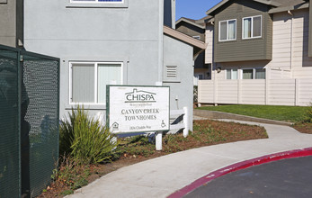 Canyon Creek Townhomes in Gonzales, CA - Building Photo - Building Photo