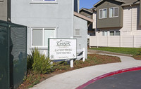 Canyon Creek Townhomes in Gonzales, CA - Foto de edificio - Building Photo