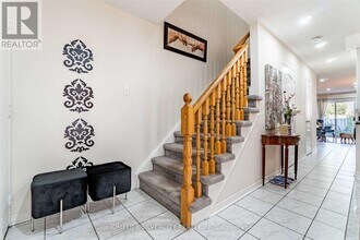 103 Bunchberry Way in Brampton, ON - Building Photo - Building Photo