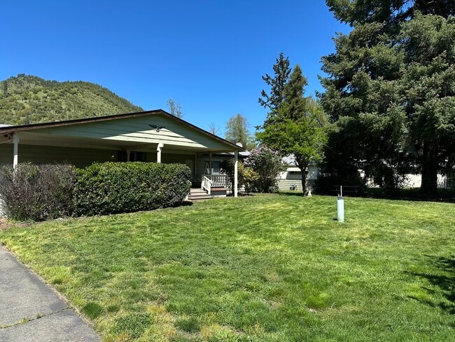 property at 3000 Rogue River Hwy