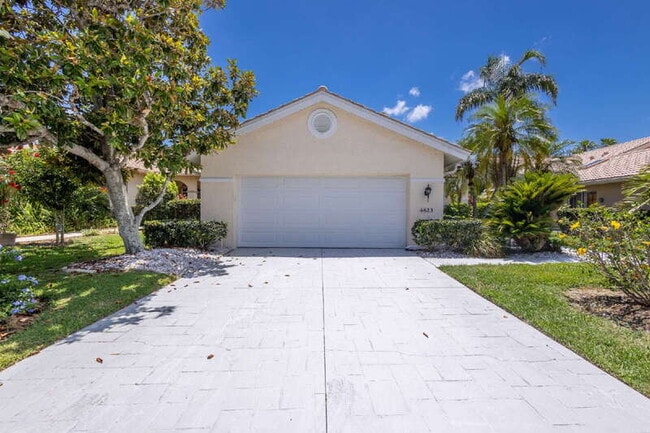 property at 6623 Oakbrooke Cir