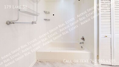 179 Lake St in Pontiac, MI - Building Photo - Building Photo